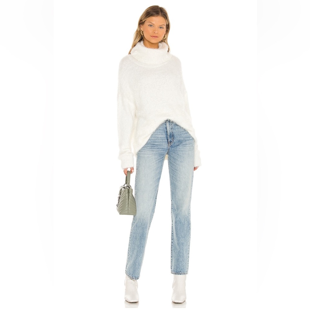 Fatima Turtleneck Sweater in White
Show Me Your Mumu